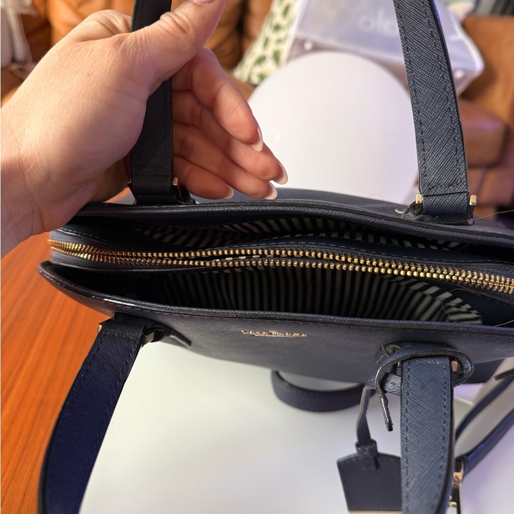 SOLD Kate Spade ♠️ Navy blue purse - Picture 14 of 15